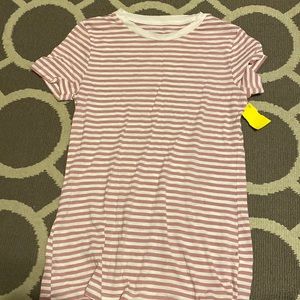 Pink and white stripped tee.